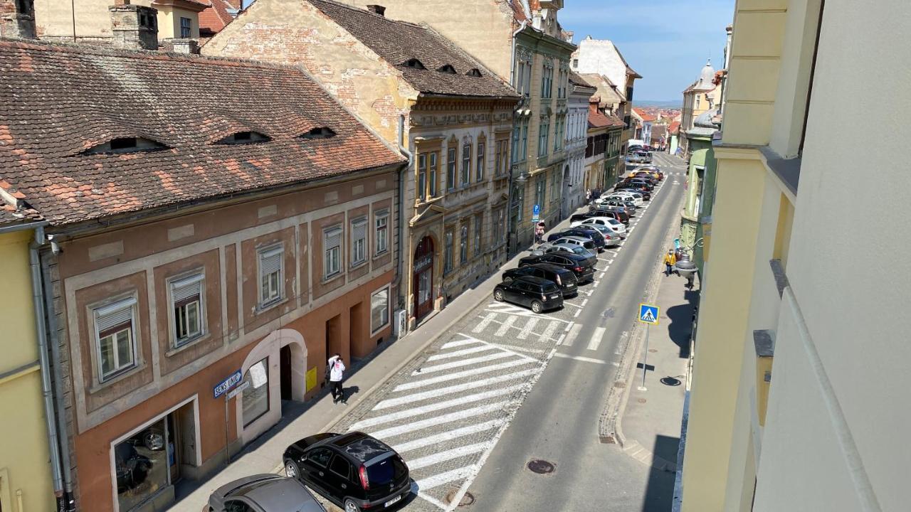 Old Town Apartment Ana Sibiu Buitenkant foto