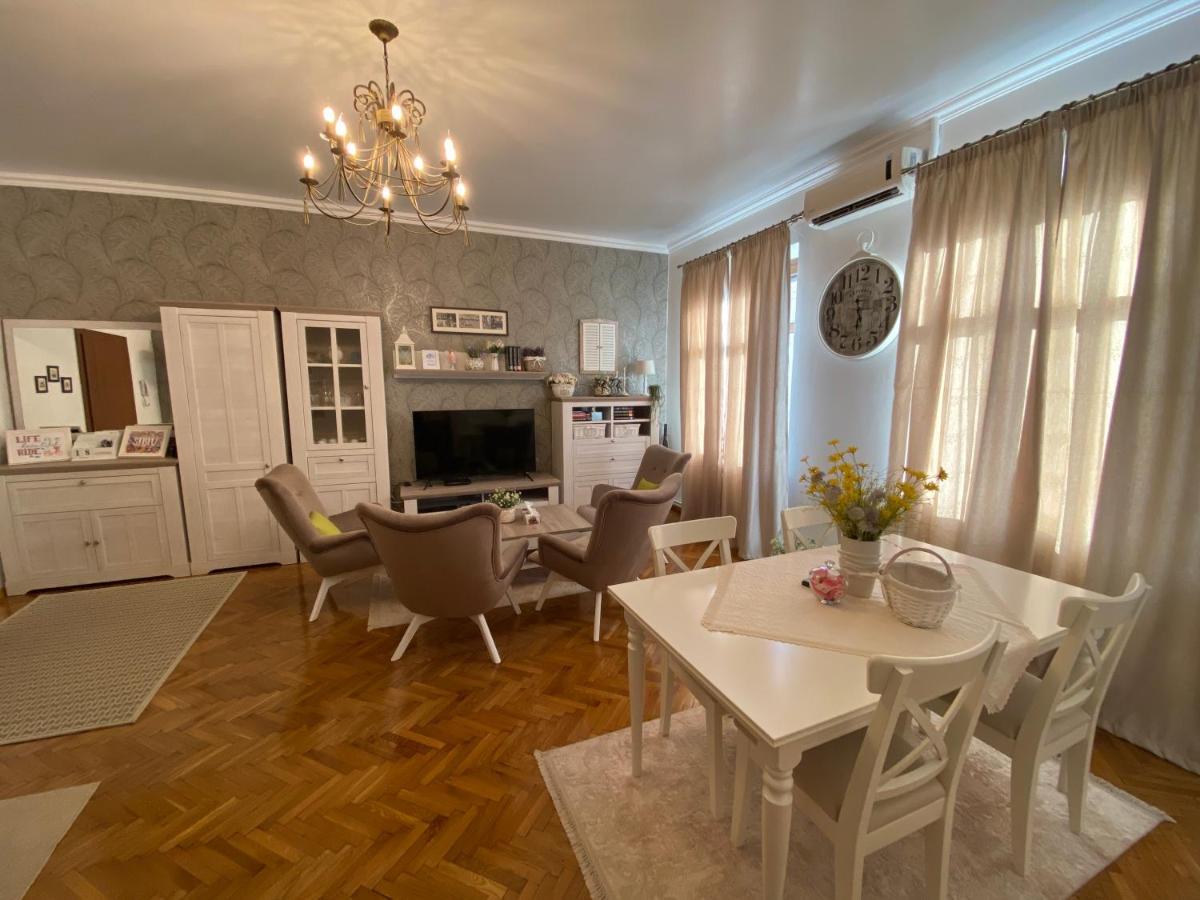 Old Town Apartment Ana Sibiu Buitenkant foto