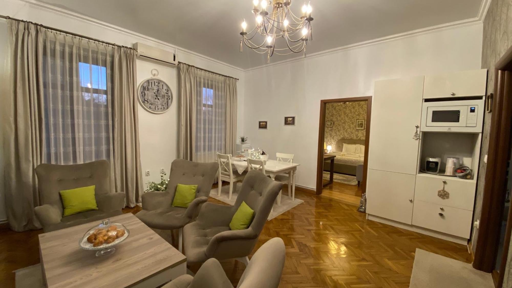 Old Town Apartment Ana Sibiu Buitenkant foto